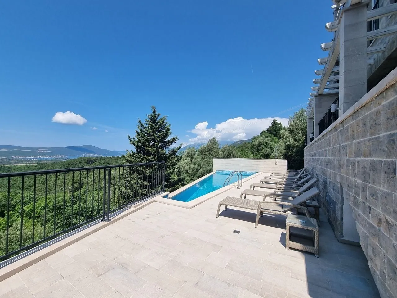 Prodaja, dvosoban stan, 101m², Kavač, Kotor