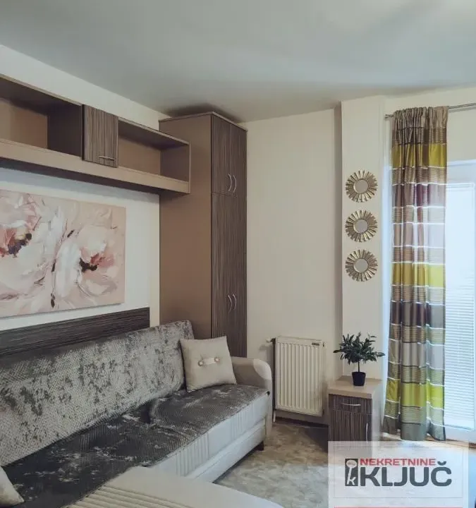 Izdavanje, garsonjera, 26m², Bulevar Evrope, Novi Sad Sve Podlokacije
