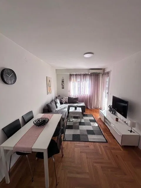 Rent, two bedroom apartment, 56m², 1 maj, Podgorica