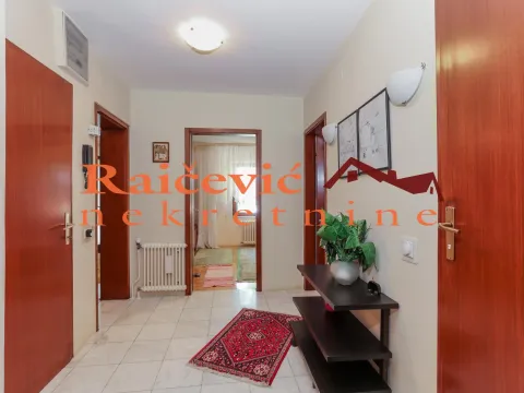 Prodaja, kuća, 360m², Grocka, Beograd - image 8