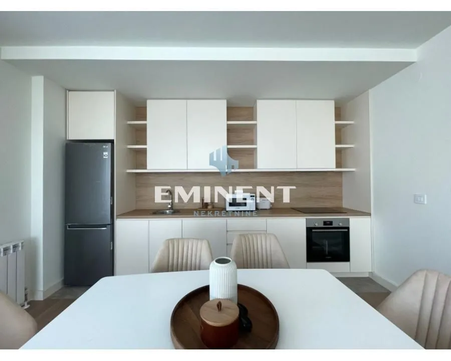 Rent, three bedroom apartment, 80m², Savski Venac, Beograd
