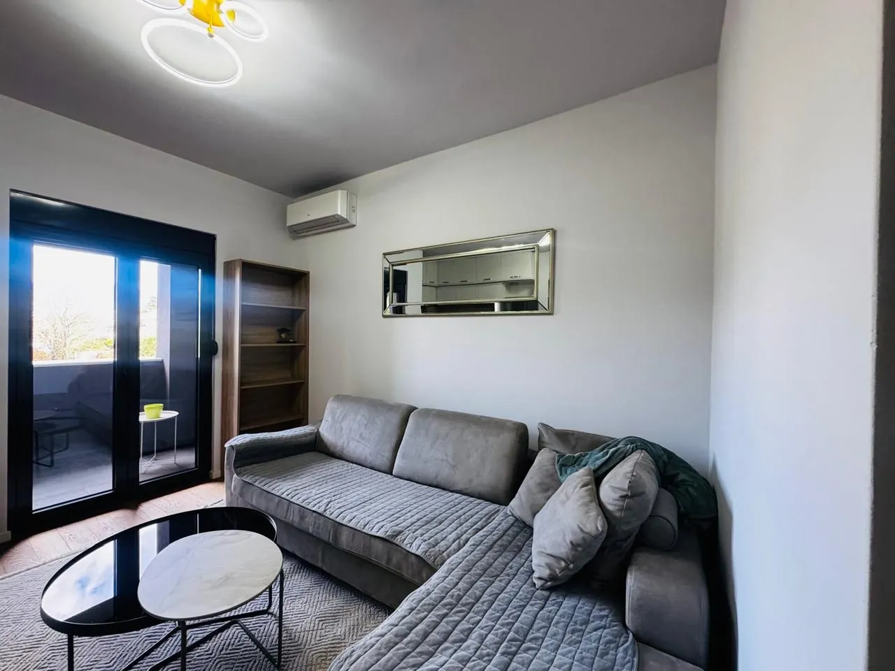 Izdavanje, garsonjera, 35m², Centar, Podgorica