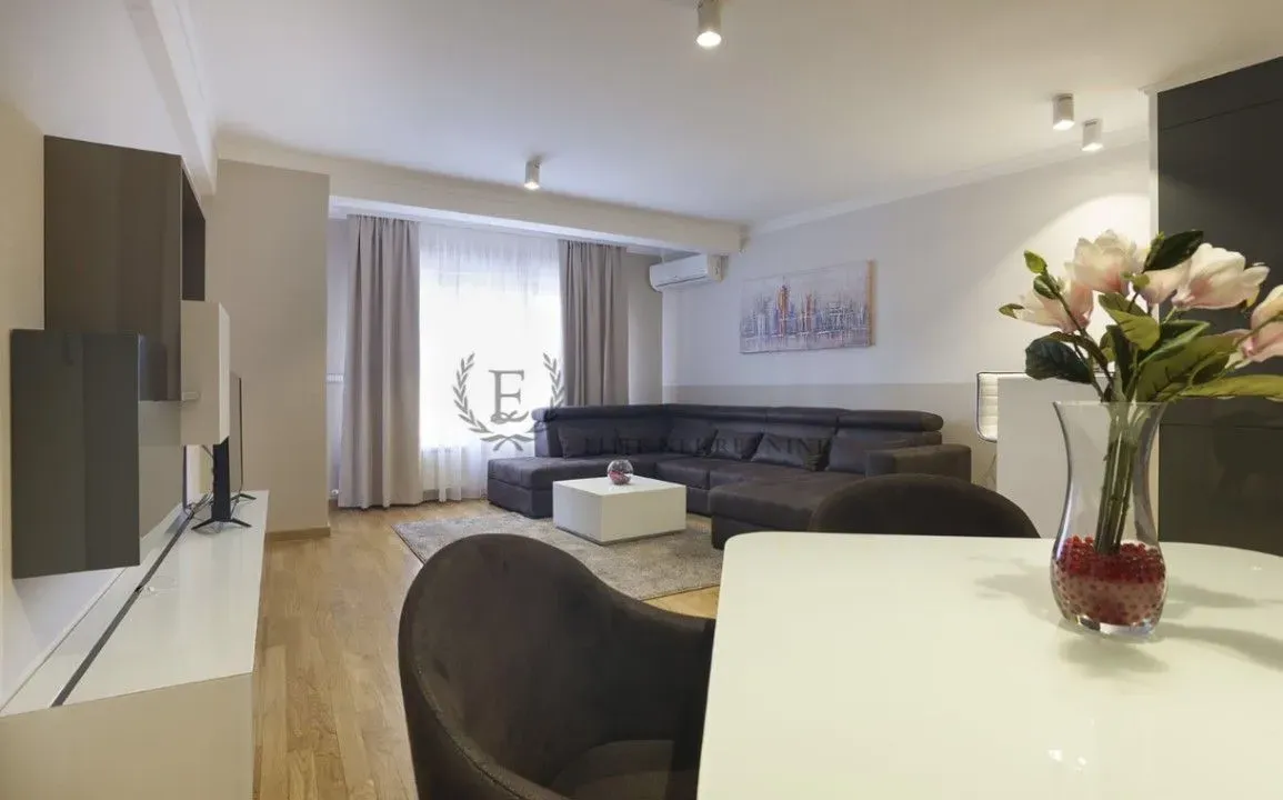 Izdavanje, trosoban stan, 75m², Vračar Hram, Vračar Sve Podlokacije