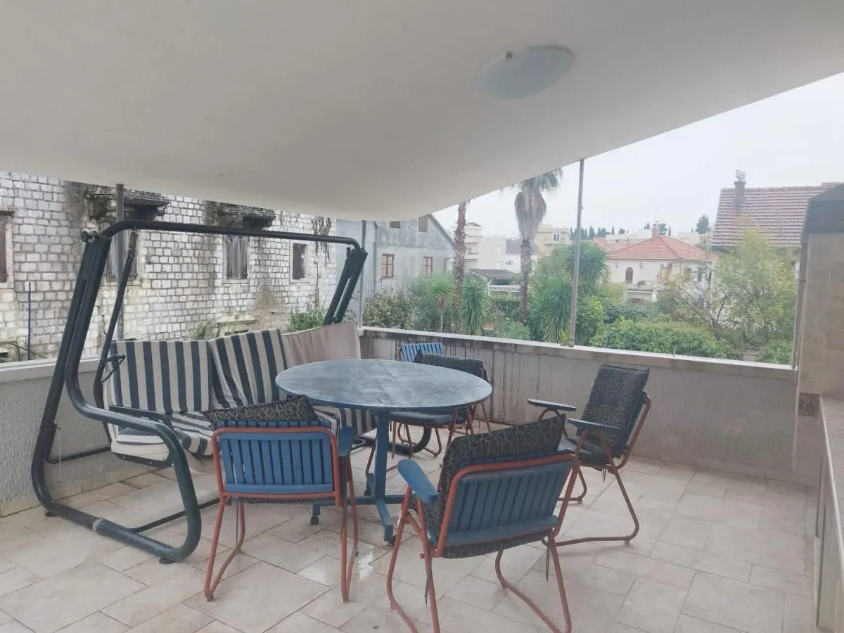 Rent, three bedroom apartment, 84m², Centar, Tivat