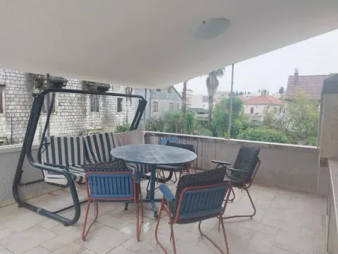Izdavanje, trosoban stan, 84m², Centar, Tivat - image 3