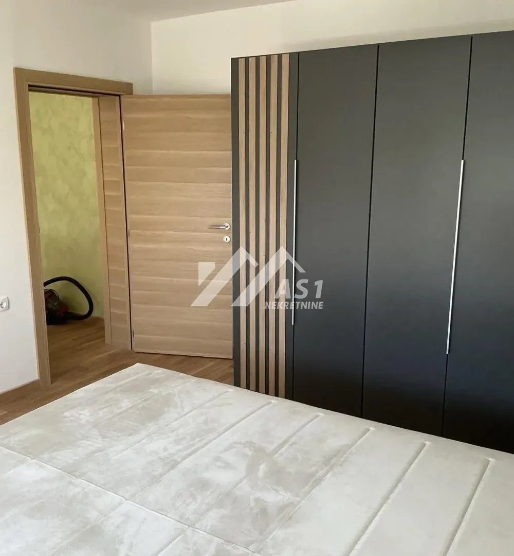 Izdavanje, trosoban stan, 50m², Detelinara, Novi Sad Sve Podlokacije