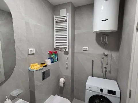 Izdavanje, jednosoban stan, 50m², Central Point, Podgorica - image 10