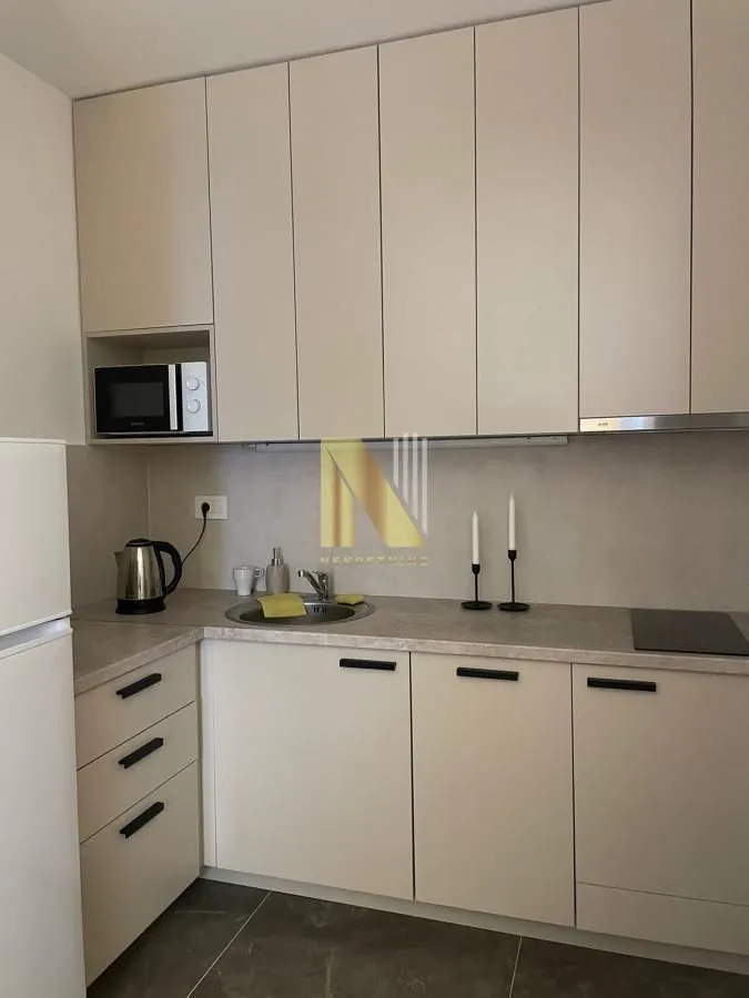 Izdavanje, jednosoban stan, 39m², Bulevar Oslobodjenja, Novi Sad Sve Podlokacije