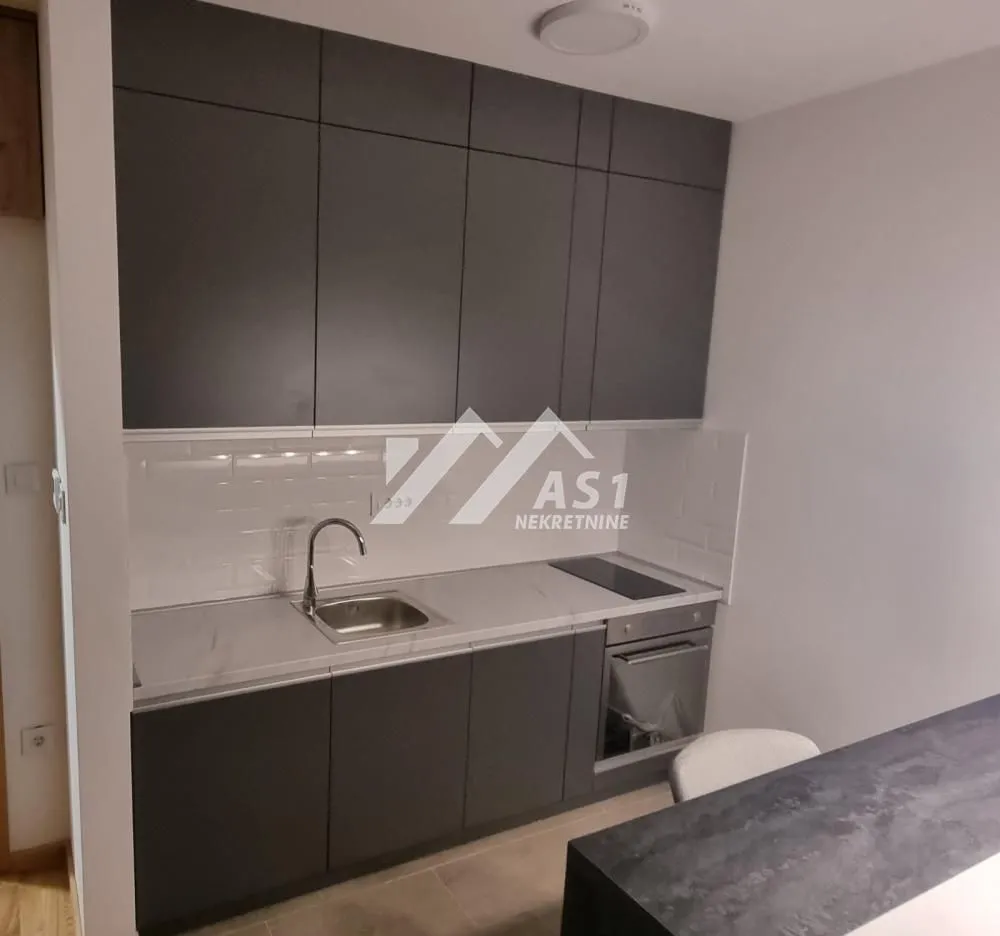 Izdavanje, jednosoban stan, 40m², Stari Majur, Petrovaradin
