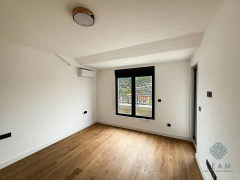 Izdavanje, trosoban stan, 163m², Preko Morače, Podgorica - image 11