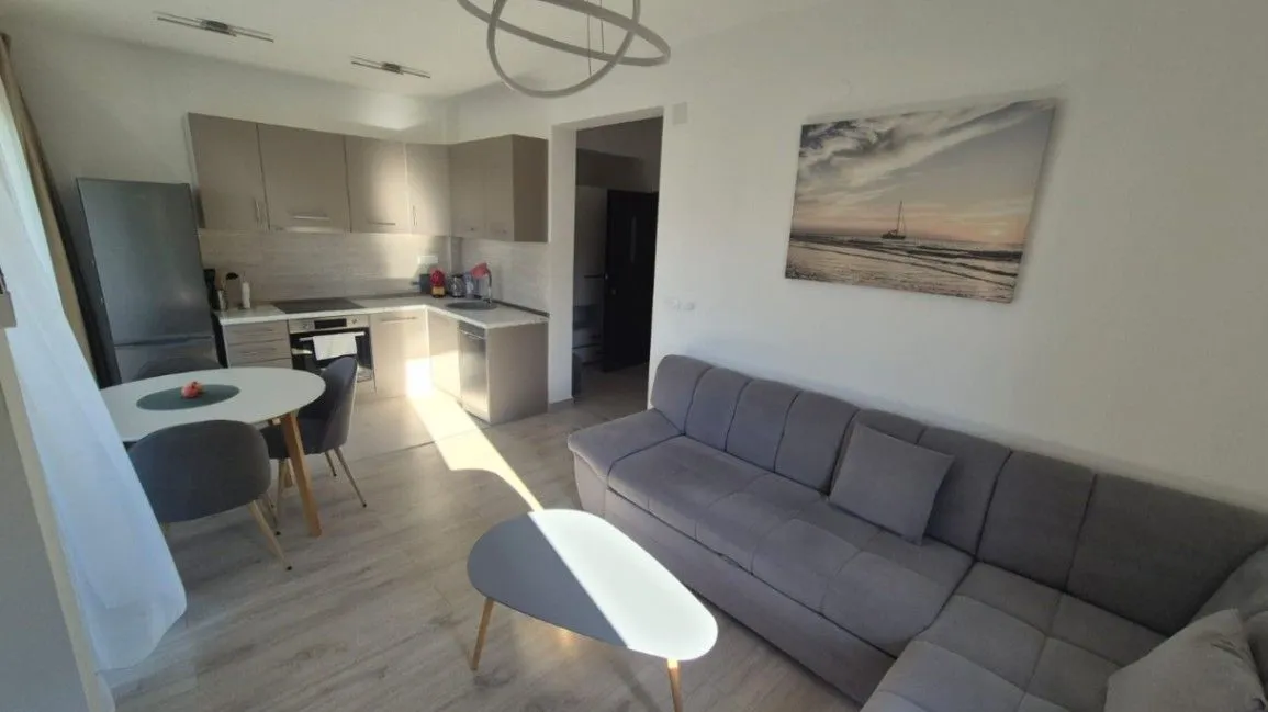 Izdavanje, jednosoban stan, 45m², Donja Lastva, Tivat