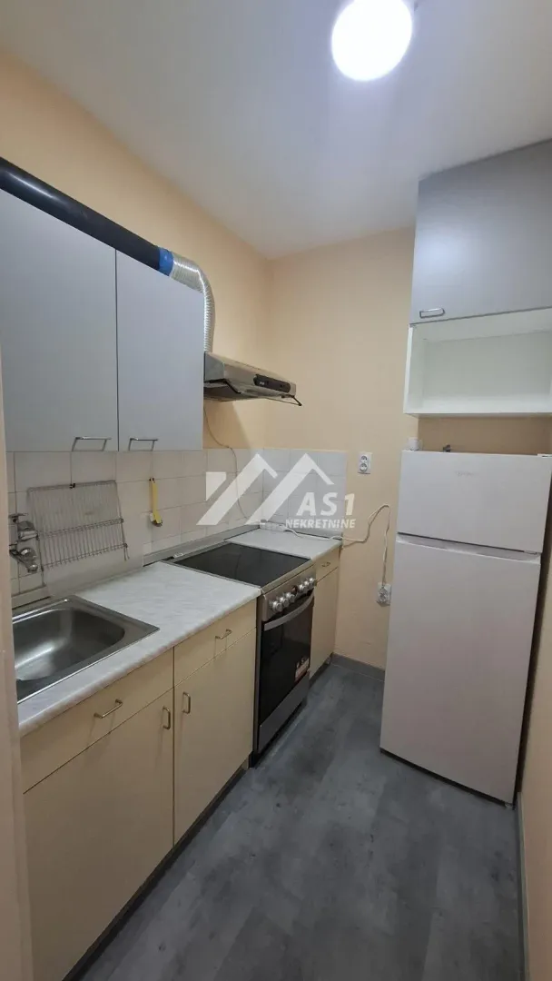 Izdavanje, jednosoban stan, 41m², Centar, Novi Sad