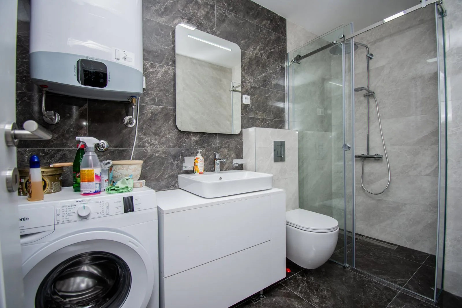 Izdavanje, stan, 50m², Tološi, Podgorica
