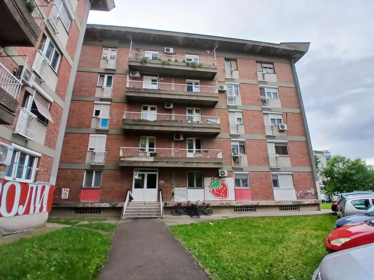 Izdavanje, dvosoban stan, 58m², Vašarište, Jagodina