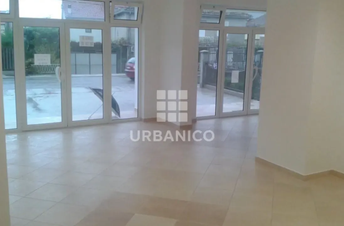 Izdavanje, poslovni prostor, 100m², Donja Lastva, Tivat