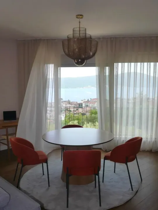 Rent, apartment, 83m², Tivat, Crna Gora