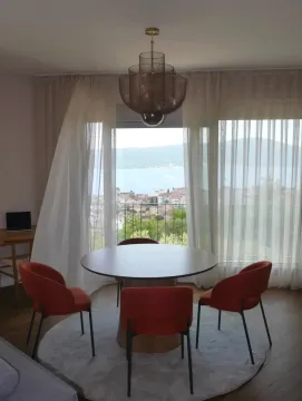 Rent, apartment, 83m², Tivat, Crna Gora - image 1