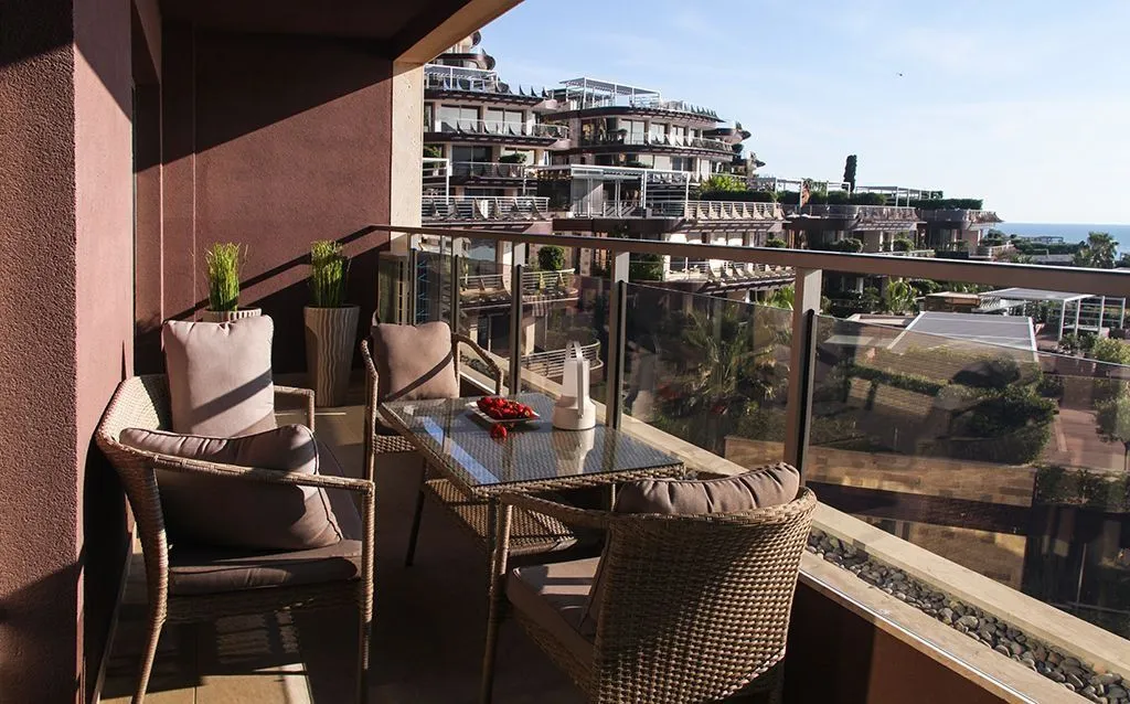Izdavanje, trosoban stan, 198m², Budva, Crna Gora