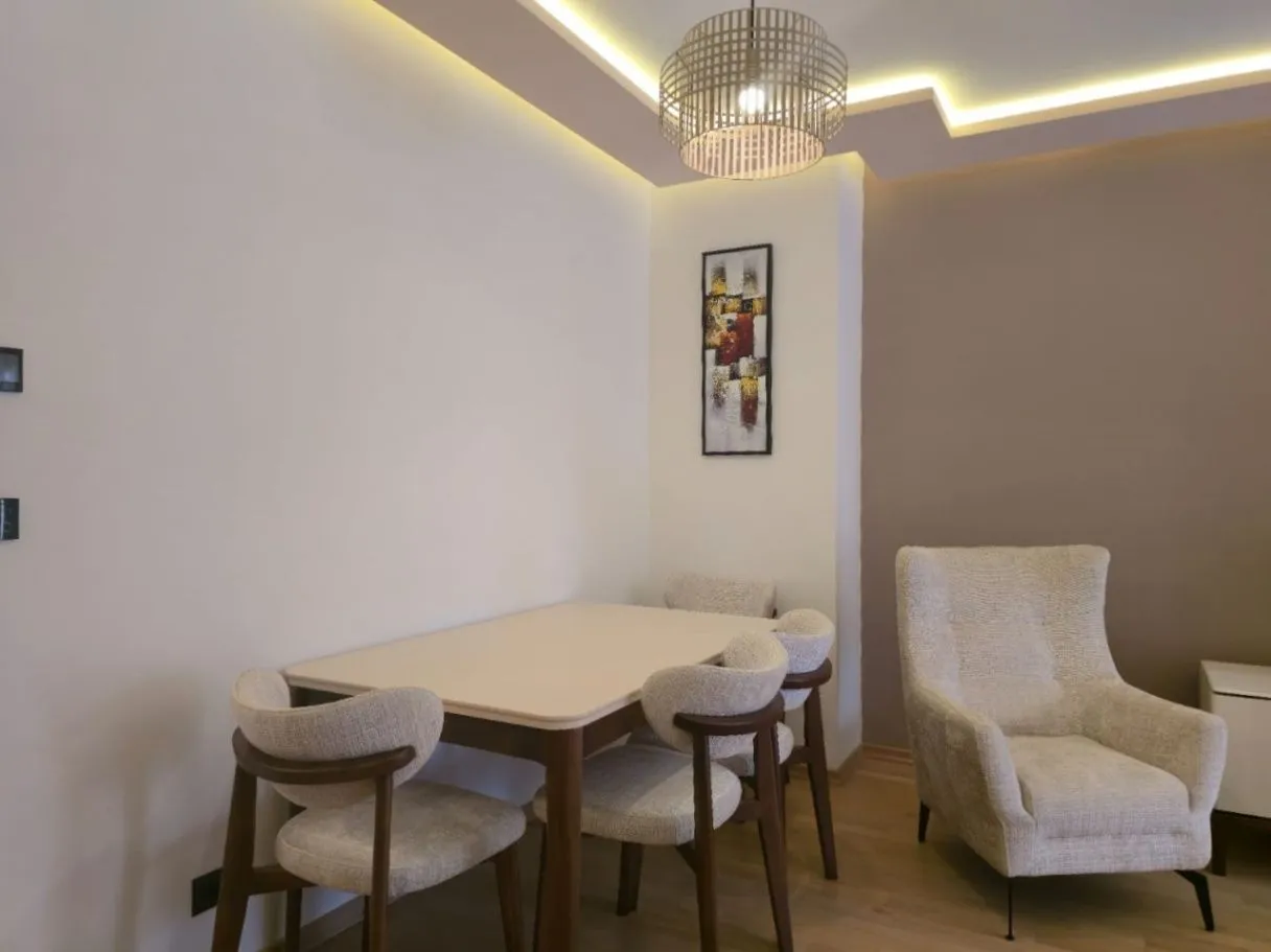 Izdavanje, dvosoban stan, 68m², Pobrežje, Podgorica