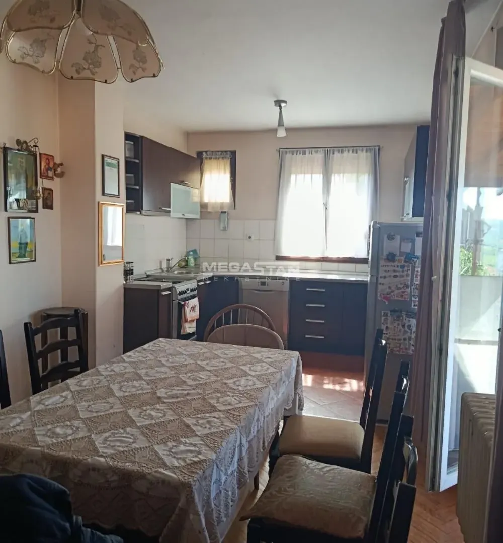 Sale, house, 270m², Mali Mokri Lug, Zvezdara Sve Podlokacije