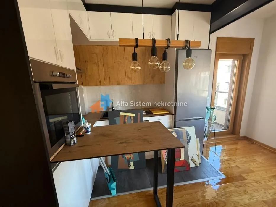 Rent, three bedroom apartment, 56m², Južni Bulevar, Vračar Sve Podlokacije