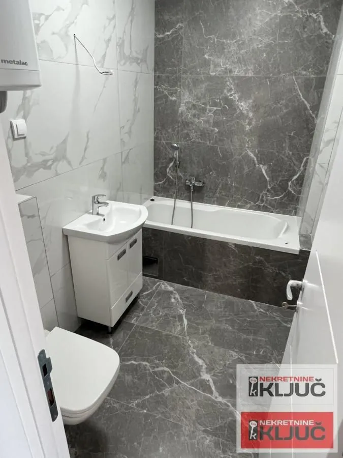 Prodaja, stan, 207m², Telep, Novi Sad Sve Podlokacije