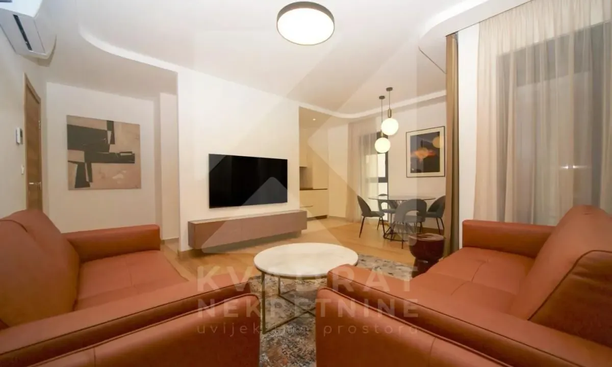 Izdavanje, dvosoban stan, 74m², City Kvart, Podgorica