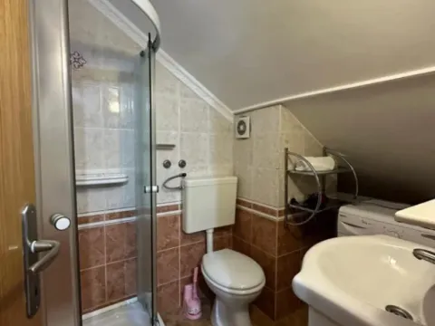 Izdavanje, jednosoban stan, 45m², Centar, Tivat - image 10