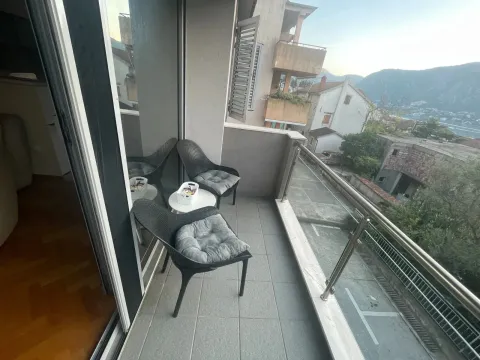 Rent, two bedroom apartment, 67m², Kotor, Crna Gora - image 8