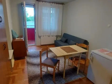 Izdavanje, jednosoban stan, 30m², Bulevar Evrope, Novi Sad Sve Podlokacije - image 4
