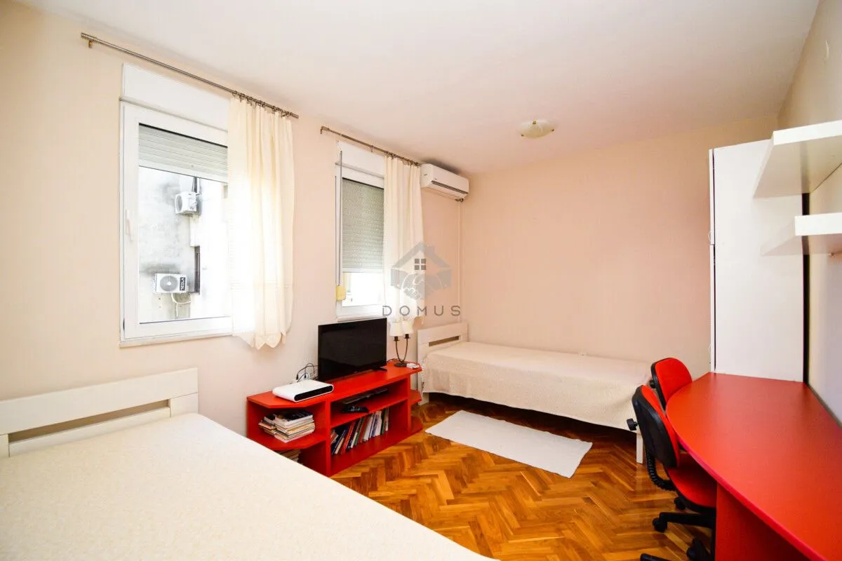 Rent, three bedroom apartment, 100m², Blok 6, Podgorica