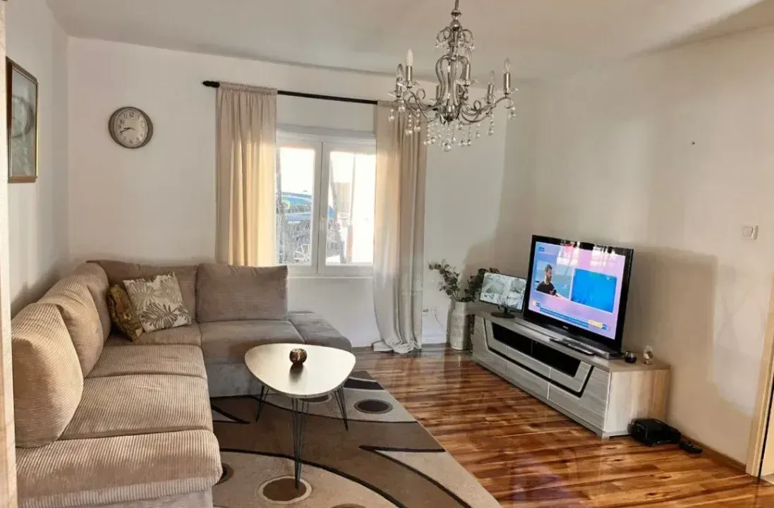 Izdavanje, kuća, 170m², Stari Aerodrom, Podgorica