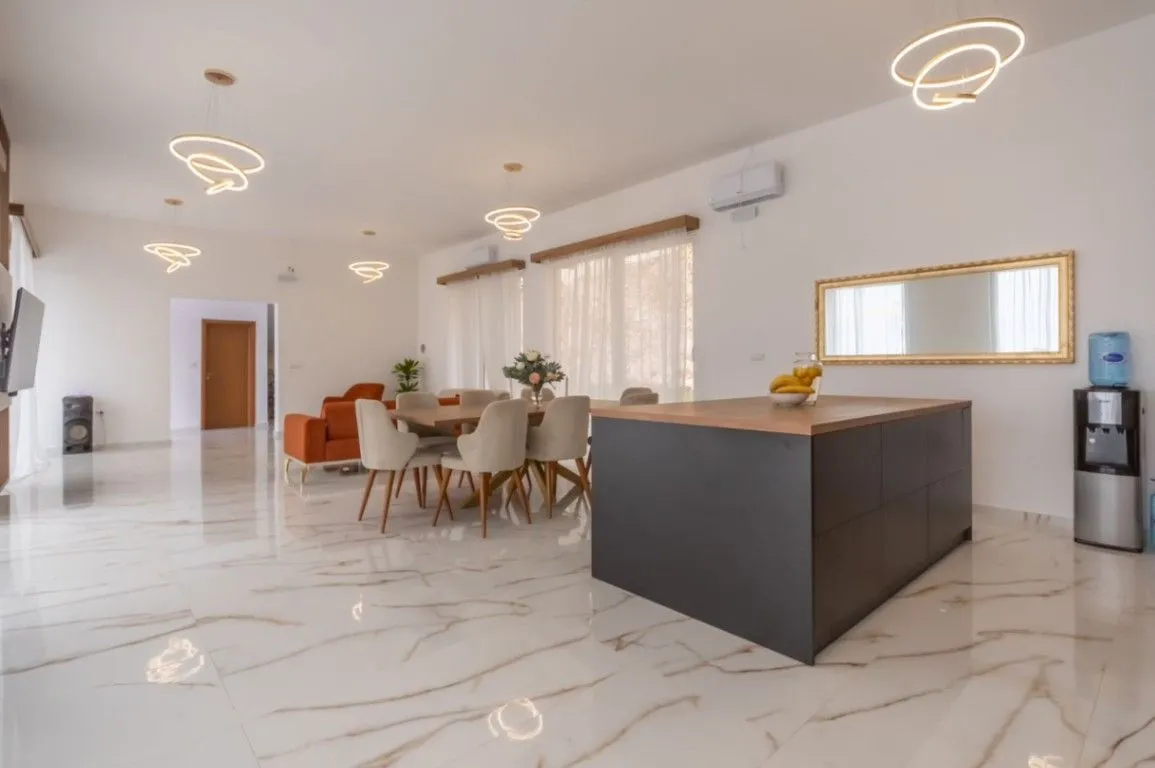 Sale, house, 513m², Dobre Vode, Bar