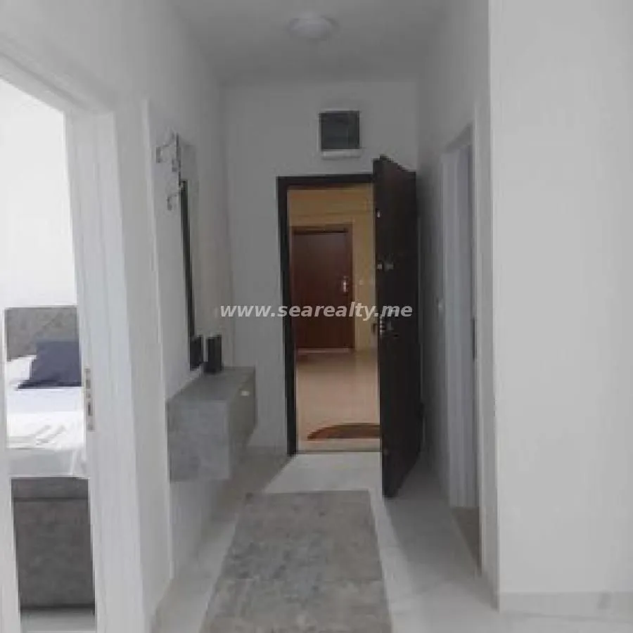 Izdavanje, dvosoban stan, 64m², Budva, Crna Gora