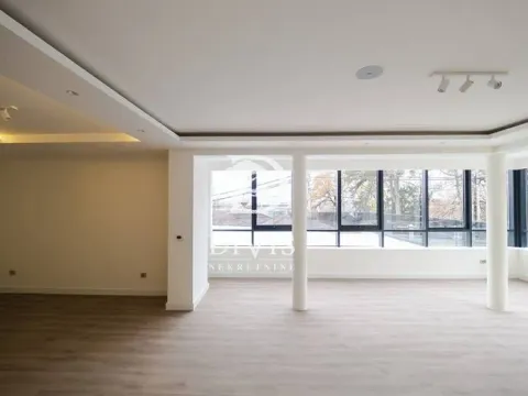 Izdavanje, poslovni prostor, 15330m², Senjak, Beograd - image 4