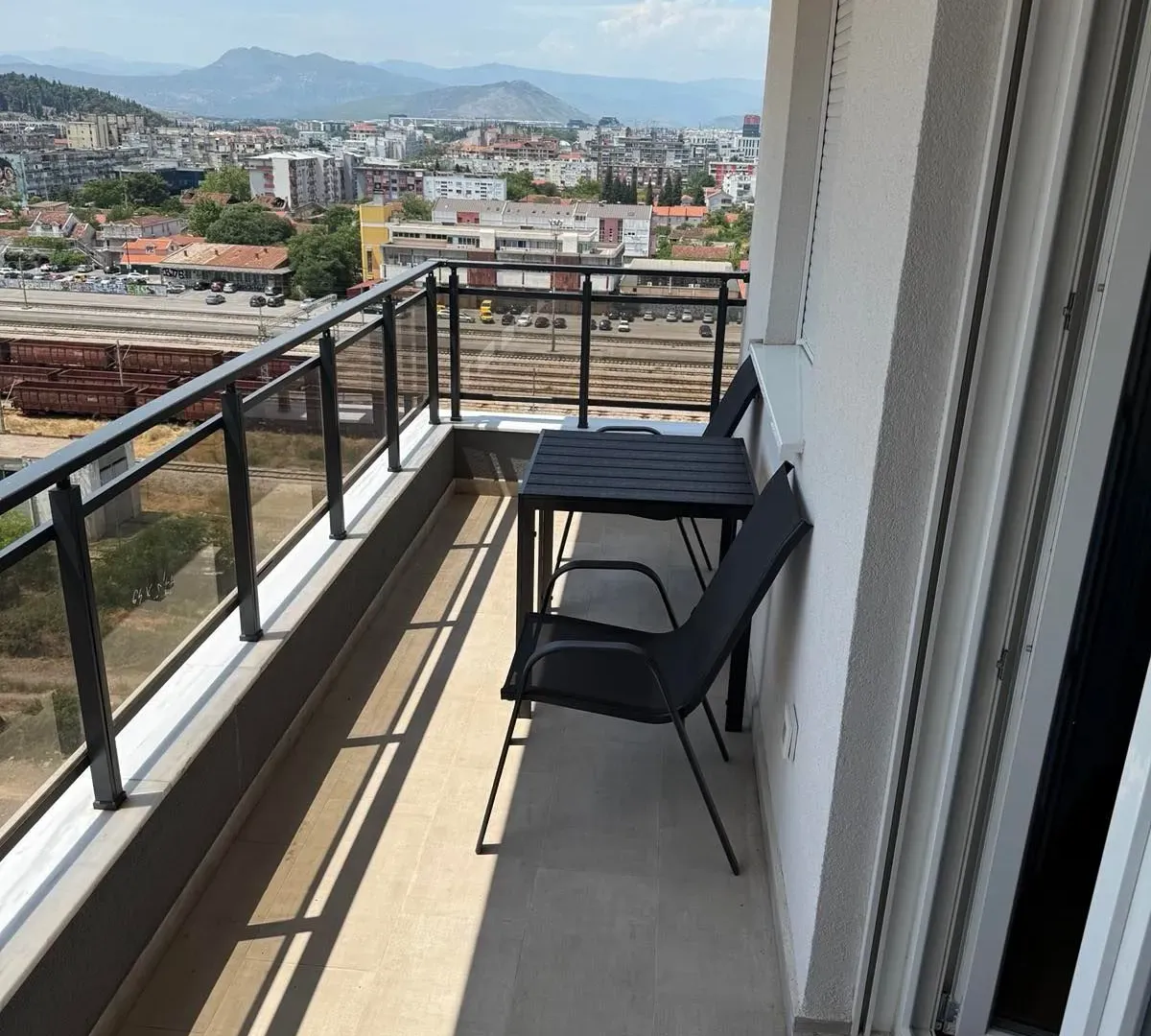 Izdavanje, dvosoban stan, 65m², Stari Aerodrom, Podgorica
