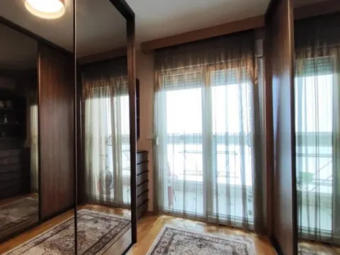 Sale, three bedroom apartment, 100m², City Kvart, Podgorica - image 6