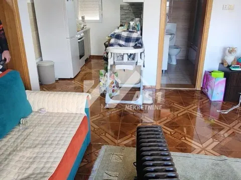 Izdavanje, poslovni prostor, 400m², Trandžament, Petrovaradin - image 2