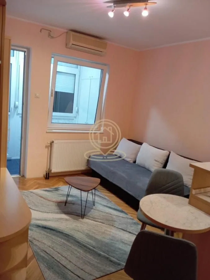 Izdavanje, jednosoban stan, 27m², Socijalno, Novi Sad Sve Podlokacije