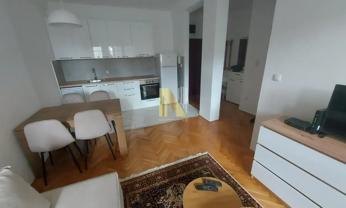 Izdavanje, jednosoban stan, 43m², Rotkvarija, Novi Sad Sve Podlokacije
