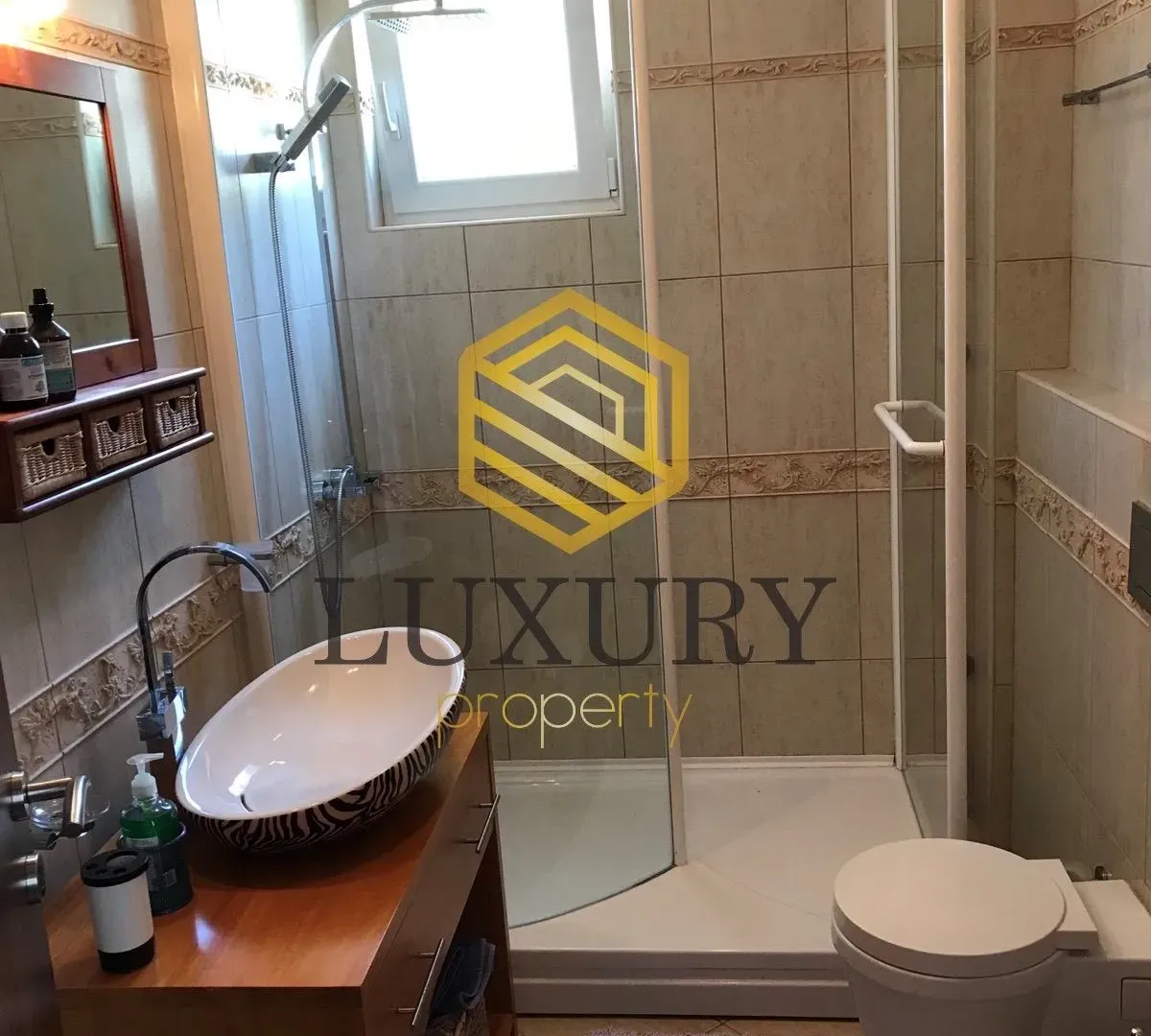 Rent, house, 230m², Bečići, Budva
