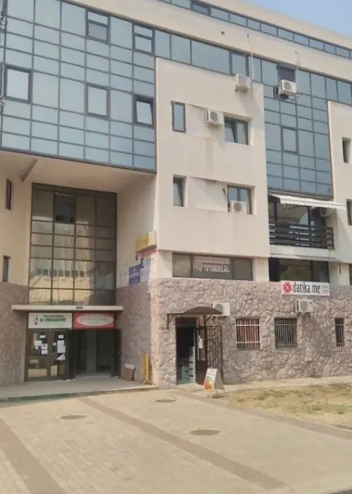 Izdavanje, poslovni prostor, 25m², Centar, Bar