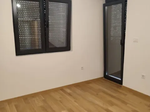 Izdavanje, jednosoban stan, 48m², City Kvart, Podgorica - image 6