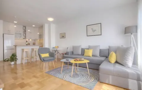 Rent, three bedroom apartment, 74m², Dubovica, Budva - image 2