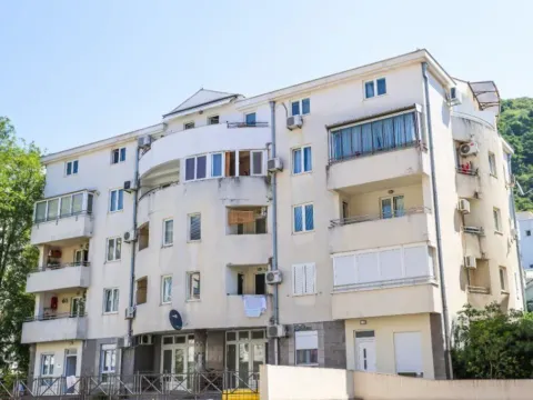 Sale, one bedroom apartment, 53m², Zaobilaznica, Budva - image 12