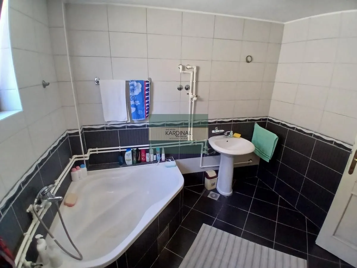 Prodaja, kuća, 660m², Centar, Jagodina