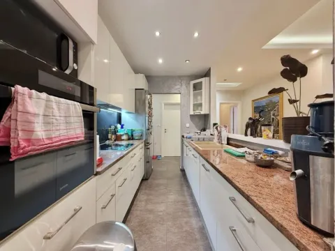 Prodaja, trosoban stan, 140m², Momišići, Podgorica - image 7