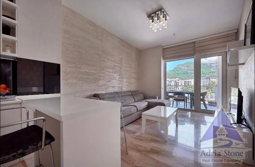 Rent, one bedroom apartment, 63m², Centar, Budva