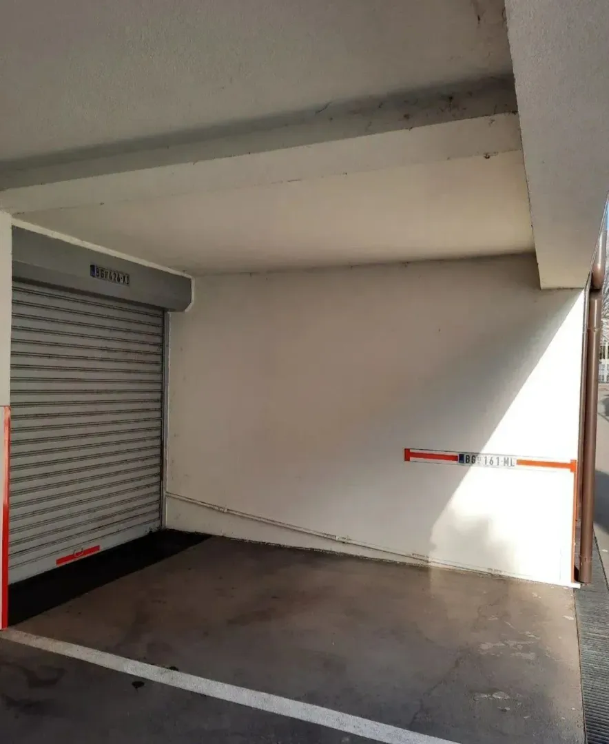 Sale, parking/garage, 24m², Zemun Cara Dušana, Zemun Sve Podlokacije