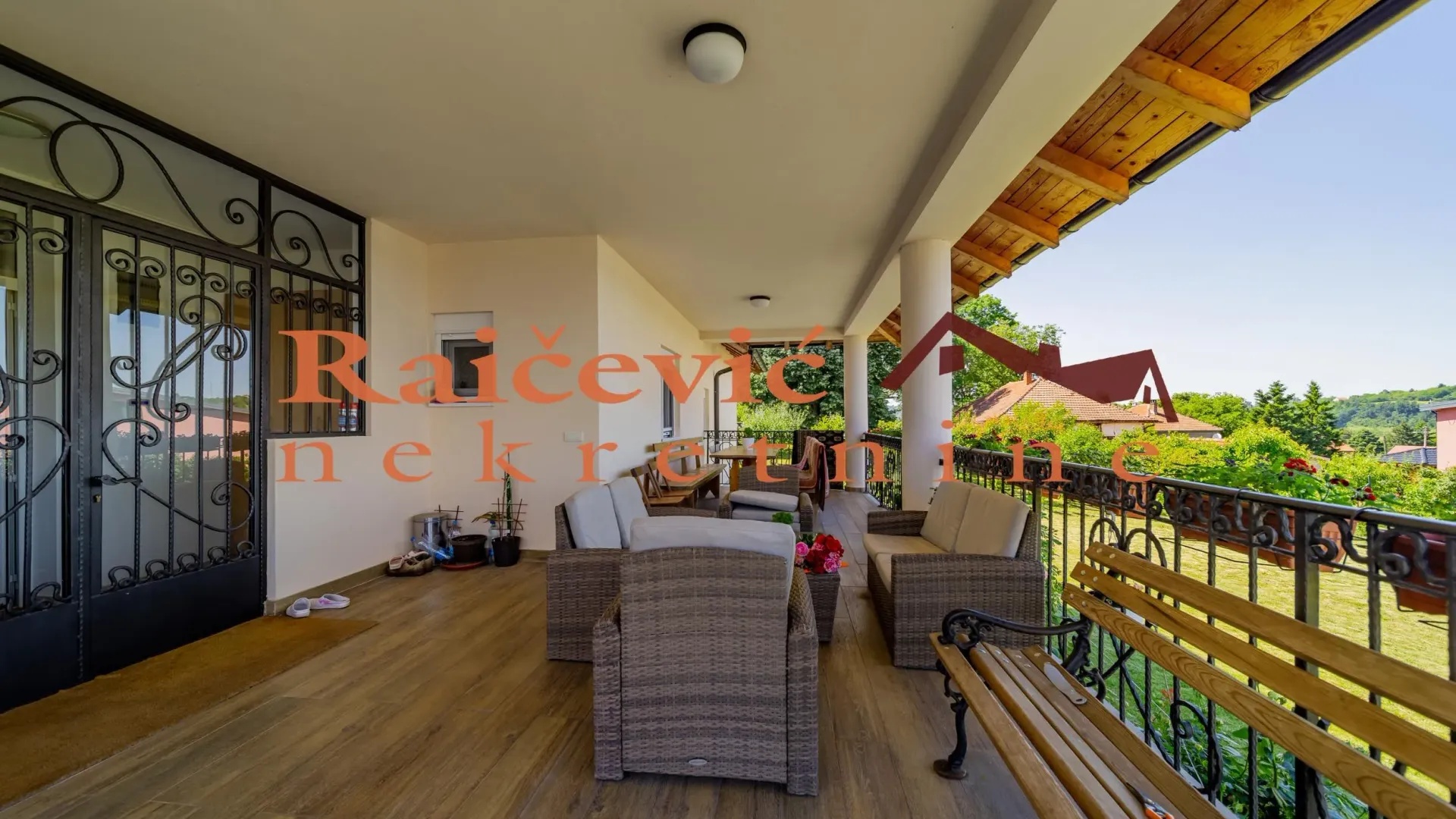 Prodaja, kuća, 257m², Sopot, Beograd
